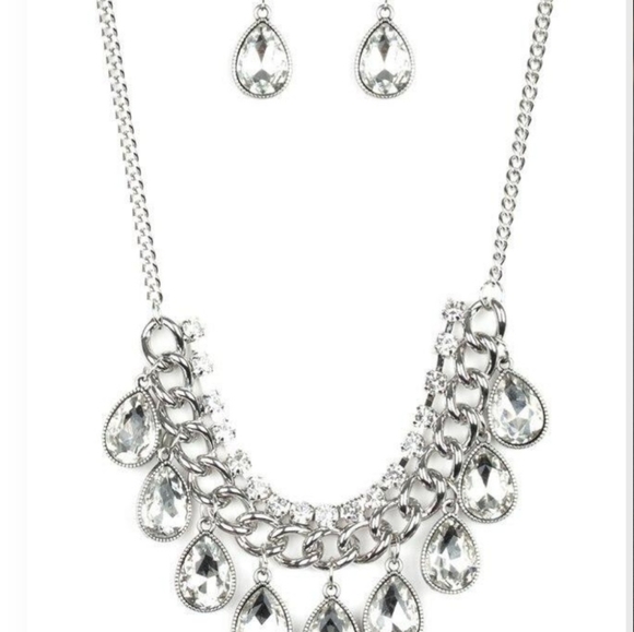 ALL TOGET-HEIR NOW WHITE NECKLACE/EARRING SET - Picture 1 of 2
